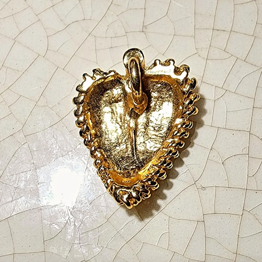 Gold abstract leaf heart rope texture charm pendant